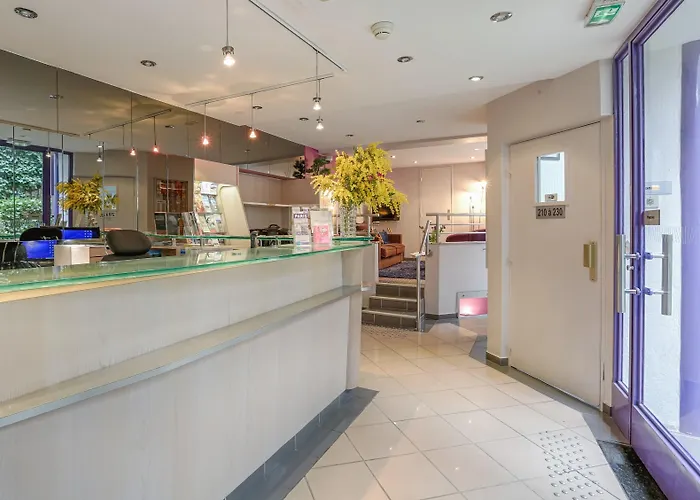 Hotel Le Hameau De Passy Paris