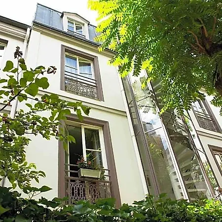 Le Hameau De Passy 2* Paris