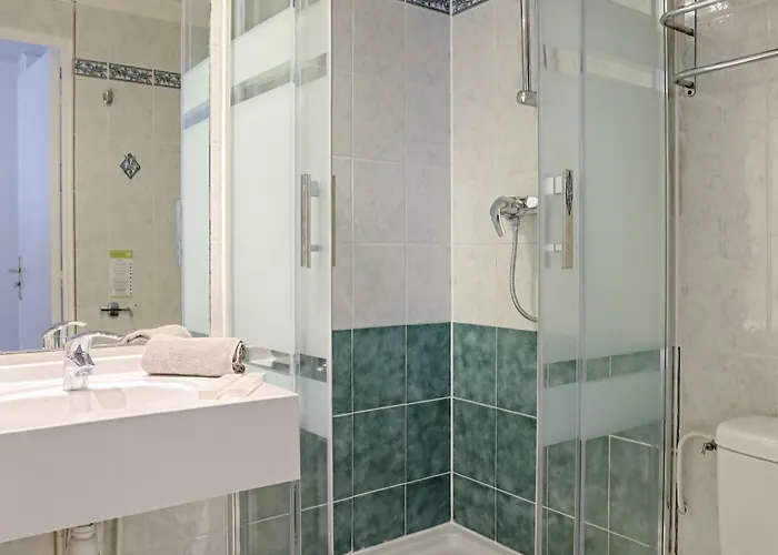 فندق Le Hameau De Passy 2*