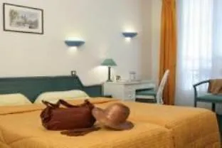 מלון Le Hameau De Passy 2*